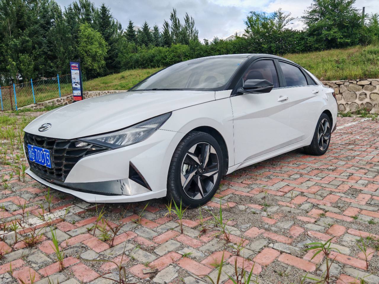 Hyundai Elantra 1.5L CVT LUX Premium